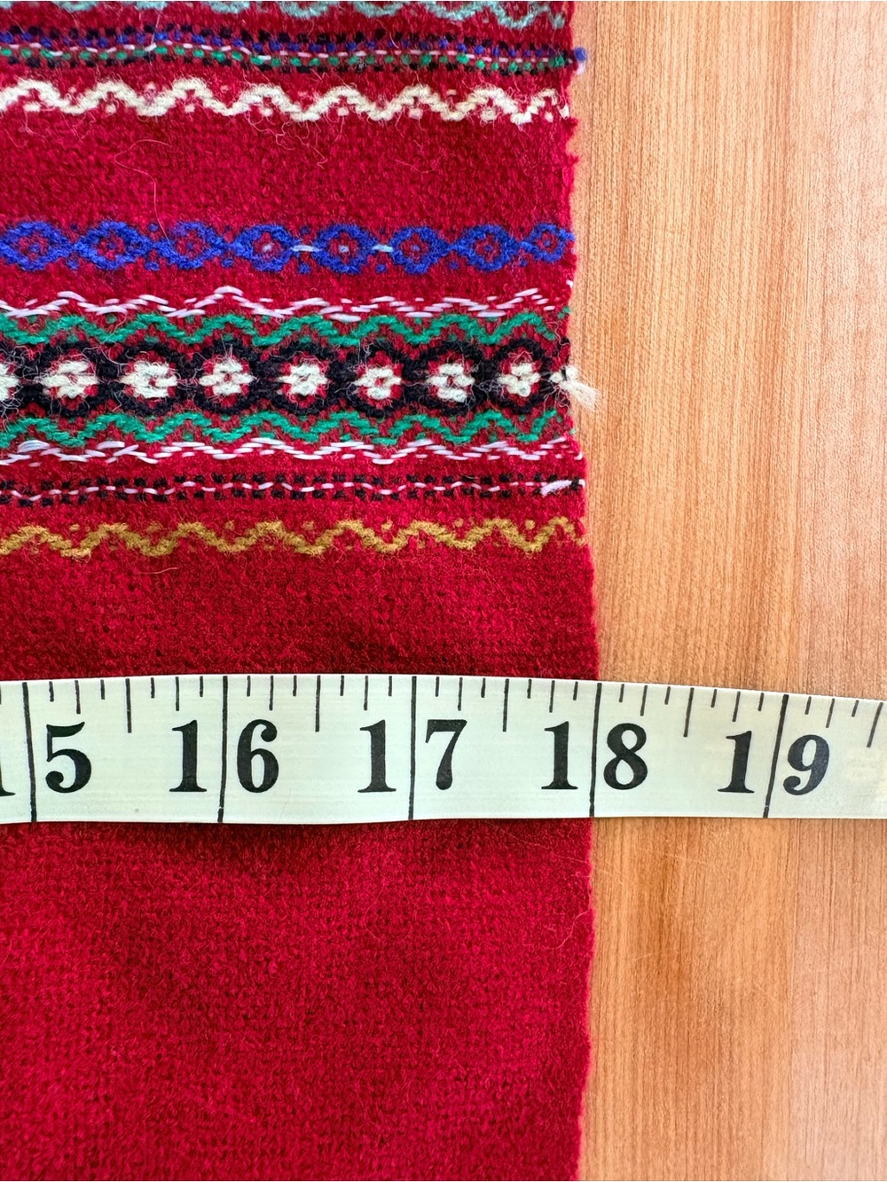 Red Patterned Fringe Scarf - Picture 5 of 6